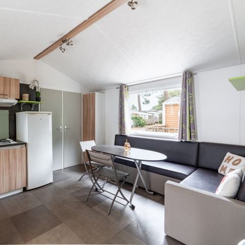 Stacaravan 4 personen - Comfort 27.5m² - 2 kamers - 11m² halfoverdekt houten terras