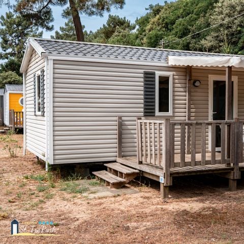 Mobilheim 4 Personen - Mobilheim Confort 27.5m² (2 Zimmer) + halbüberdachte Holzterrasse 11m².