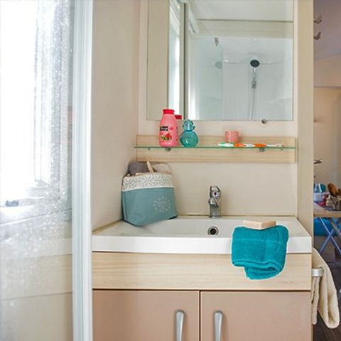 Mobilheim 4 Personen - Classic XL | 2 Zi. | 4 Pers. | Nicht überdachte Hochterrasse