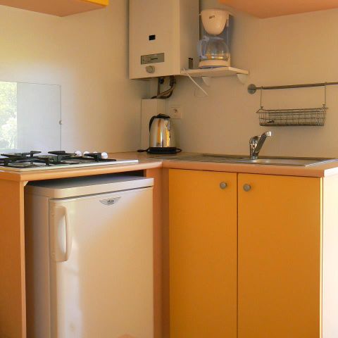 MOBILHOME 3 personnes - Mobil-home 2/3 places + place lit bébé . TV 3/4 pers