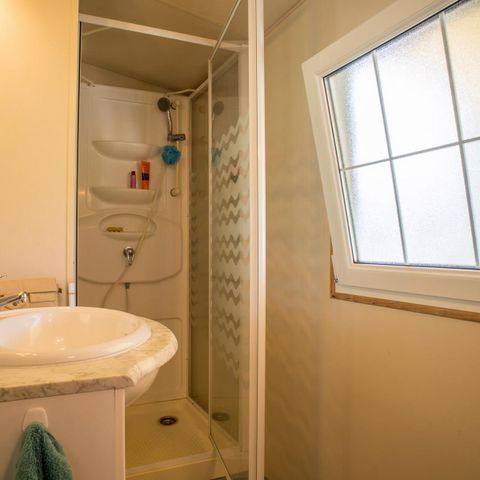 Stacaravan 8 personen - Stacaravan 6/8 personen, 32m² (3 slaapkamers). TV 6/8 pers