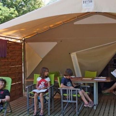 Tente en toile et en bois 5 personnes - Petit Lodge 20m² (2 chambres) sans sanitaires 5 pers