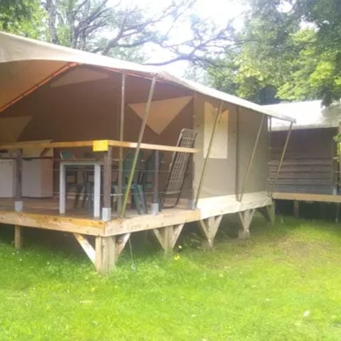 Tente en toile et en bois 5 personnes - Petit Lodge 3 Pièces 5 Personnes Sans Sanitaire