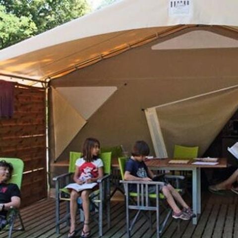 Tente en toile et en bois 5 personnes - Petit Lodge 3 Pièces 5 Personnes Sans Sanitaire