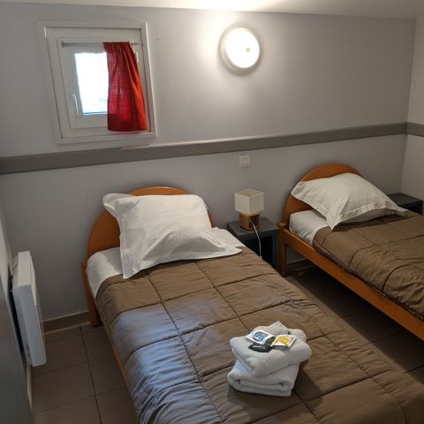 LANDHUIS 4 personen - Paviljoen met uitzicht - 1 slaapkamer met airconditioning + terras en TV