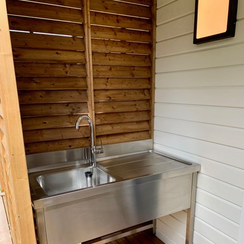 STAANPLAATS - PREMIUM staanplaats / Individueel sanitair