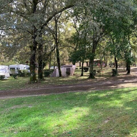 PARCELA - emplazamiento camping-car caravana furgoneta