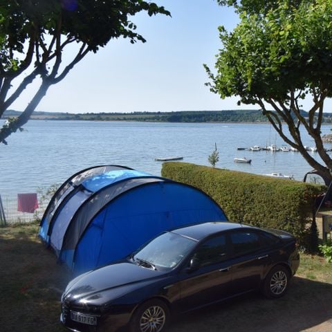 PLOT - Comfort pitch "1st line lake view