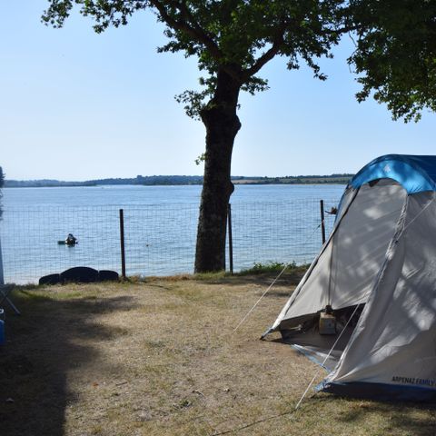 Pitch - Comfort pitch "1st line lake view