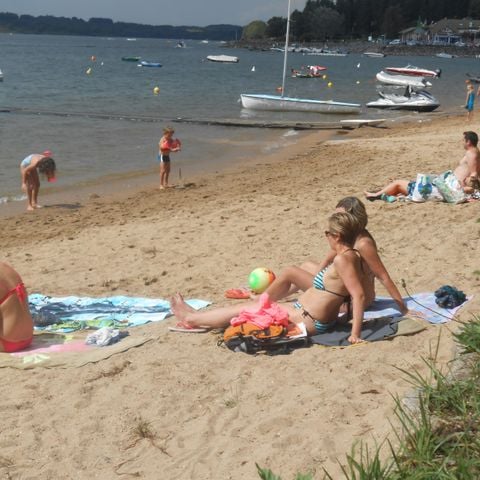 Kampeerplaats - Comfort standplaats "1e lijns uitzicht op het meer