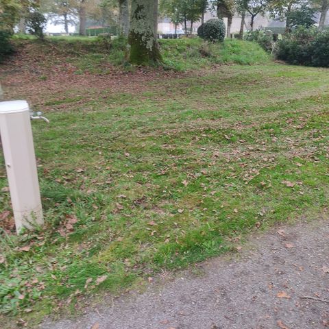 PIAZZOLA - Piazzola con elettricità e acqua 10A per caravan e camper