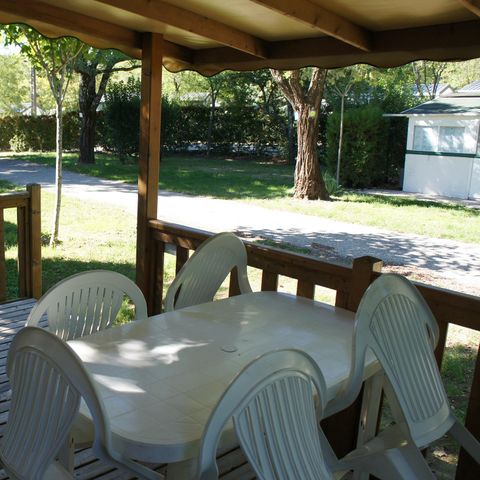 Stacaravan 5 personen - Stacaravan Comfort 32 m² 2 kamers + terras 12m² halfoverdekt (9m²) + TV 4/5 pers