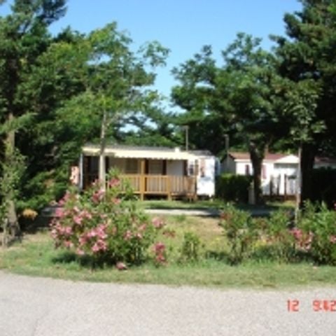 Pitch - Comfort package (1 tent, caravan or camper / 1 car / 10A electricity)