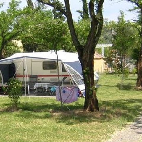 Pitch - Comfort package (1 tent, caravan or camper / 1 car / 10A electricity)