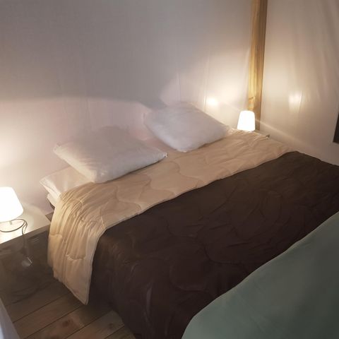 TIENDA DE LONA Y MADERA 5 personas - Lodge Confort 25m² 2 habitaciones + terraza 12m² 4/5 pers