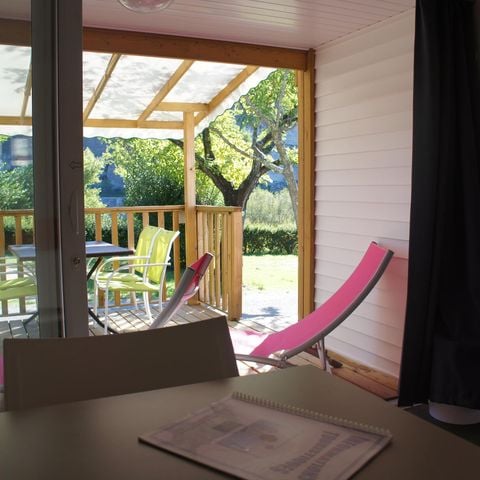 MOBILHOME 4 personnes - Premium 32m² 2 chambres + 2 salles de bain + lit 160 + 2 TV + climatisation