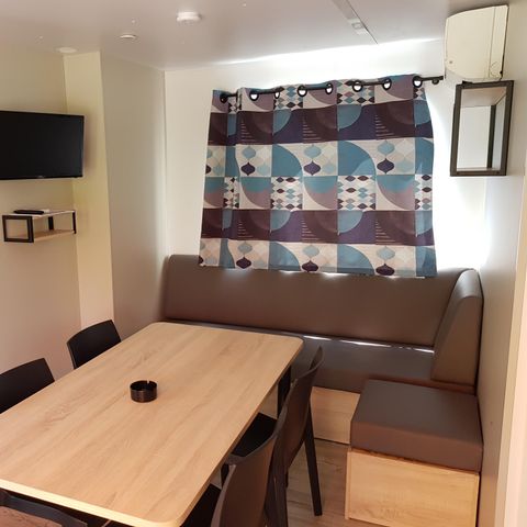 Stacaravan 7 personen - Stacaravan Luxe 32m² 3 kamers + terras 12m² halfoverdekt (9m²) + TV + Airconditioning 6/7 pers