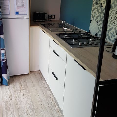 BUNGALOW 7 personnes - Mobil home Luxe 32m² 3 chambres + terrasse 12m² semi-couverte (9m²) + TV + Clim 6/7 pers