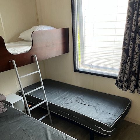 Mobile home 5 persons - Mobile home Standard 32 m² 2 bedrooms + terrace 12m² semi-covered (9m²) 4/5 pers