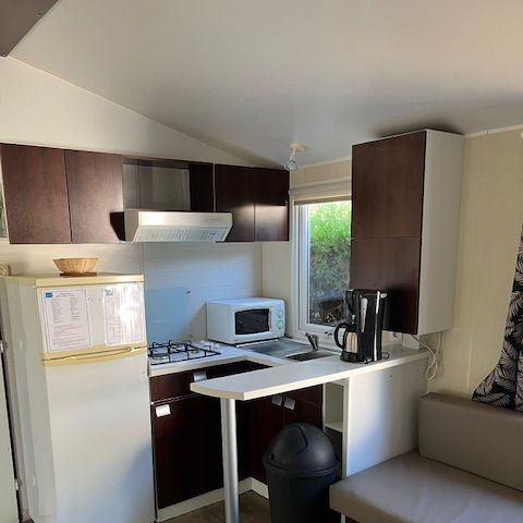 Mobilheim 5 Personen - Standard 32 m² 2 Zimmer + 12m² halbüberdachte Terrasse (9m²)