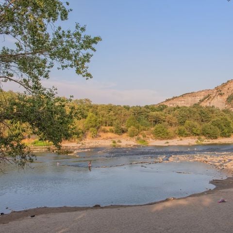 EMPLACEMENT - RCN la Bastide en Ardèche | Emplacement de camping (2 personnes incluses)
