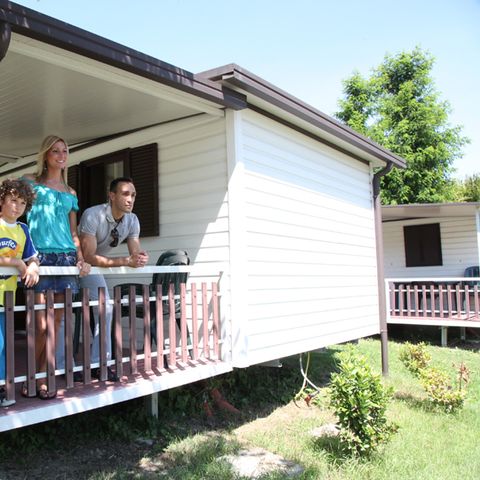 BUNGALOW 5 personnes - 2 chambres + TV + Clim