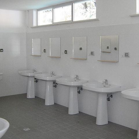 EMPLACEMENT - Voiture + tente/caravane ou camping-car + électricité +eau