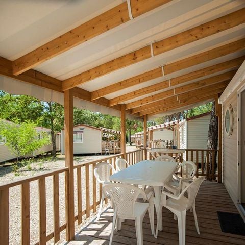 Stacaravan 6 personen - (2 personen inbegrepen - 4 extra personen mogelijk met toeslag, neem contact op met de camping)