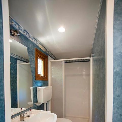 Stacaravan 4 personen - (2 personen inbegrepen - 2 extra personen mogelijk tegen betaling, neem contact op met de camping)