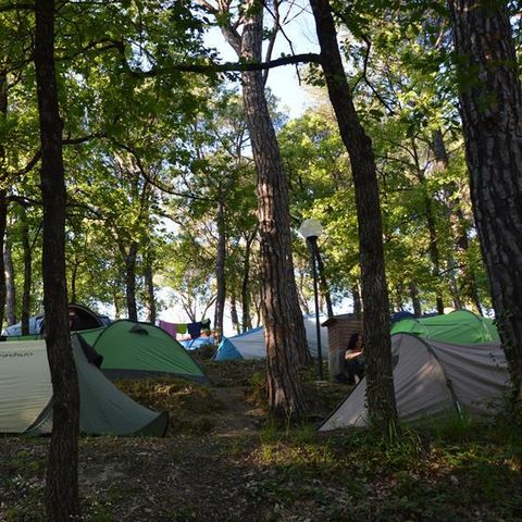 PIAZZOLA - Piazzola per auto o moto e tenda