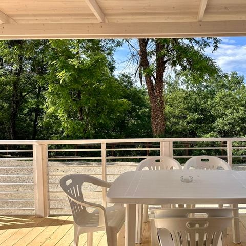 Mobile home 2 persons - Superior mobile home with 3 bedrooms - 2 bathrooms (2 persons included - 4 additional persons possible with surcharge, contact campsite)