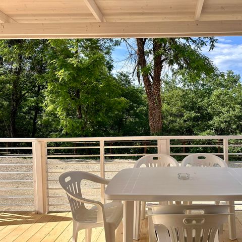 Stacaravan 2 personen - Superieure stacaravan met 3 slaapkamers - 2 badkamers (2 personen inbegrepen - 4 extra personen mogelijk met toeslag, neem contact op met de camping)