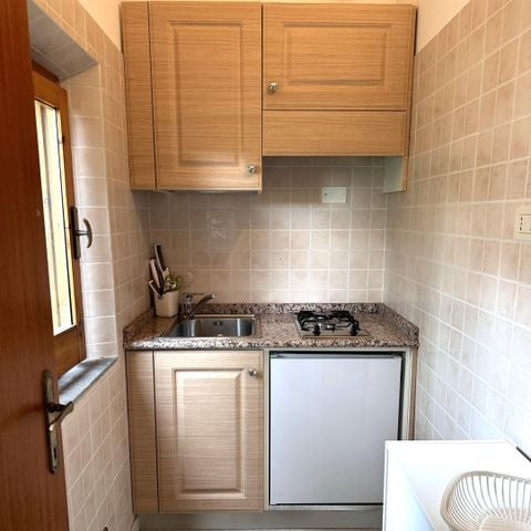 APPARTEMENT 2 personen - 1-slaapkamerappartement (2 personen inbegrepen - 2 extra personen mogelijk met toeslag, neem contact op met de camping)