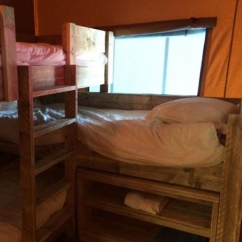 Tente en toile et en bois 4 personnes - Corsica Lodge, 2 chambres - arrivée le samedi en haute saison