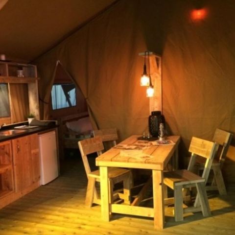 CANVAS AND WOOD TENT 4 people - Corsica Lodge, 2 rooms - arrival on Saturday in high season