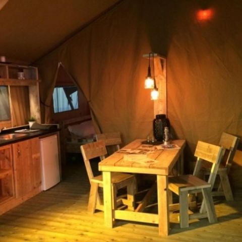 Tente en toile et en bois 4 personnes - Corsica Lodge, 2 chambres - arrivée le samedi en haute saison