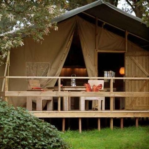 Tente en toile et en bois 4 personnes - Corsica Lodge, 2 chambres - arrivée le samedi en haute saison