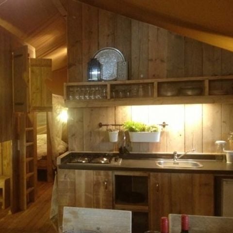 Tienda de lona y madera 8 personas - Corsica Lodge, 3 habitaciones - llegada el miércoles en temporada alta