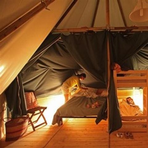 TIENDA DE LONA Y MADERA 5 personas - Tienda de campaña sin instalaciones sanitarias - llegada el sábado en temporada alta