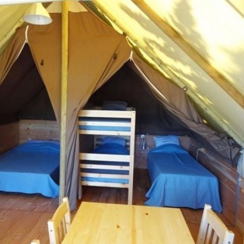 Tent van canvas en hout 5 personen - Lodgetent zonder sanitair - aankomst op woensdag in het hoogseizoen
