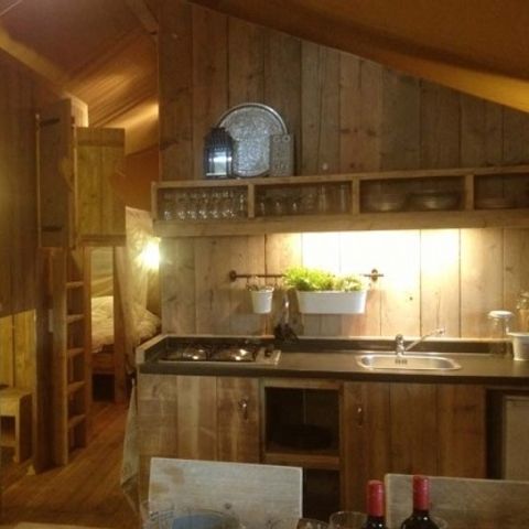 Tente en toile et en bois 5 personnes - Corsica Lodge, 2 chambres - arrivée le samedi en haute saison