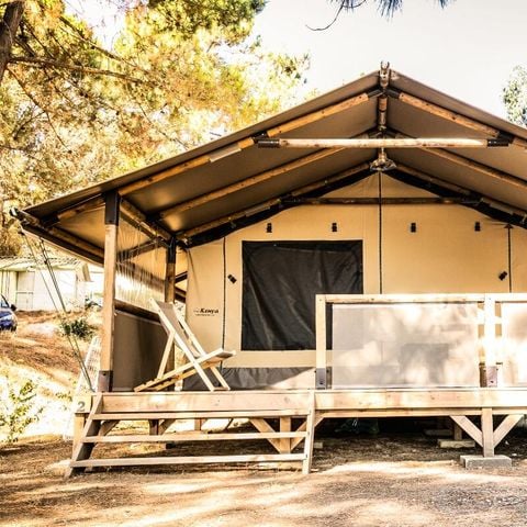 Tente en toile et en bois 5 personnes - Corsica Lodge 3 Pièces 5 Personnes Climatisé
