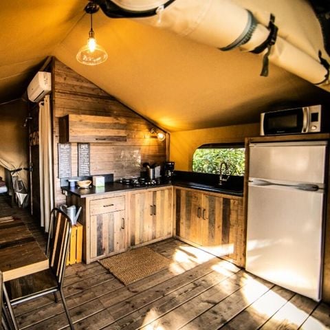 Tente en toile et en bois 5 personnes - Corsica Lodge 3 Pièces 5 Personnes Climatisé
