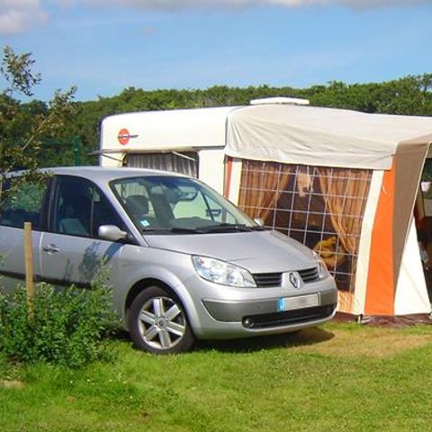 PLOT - Pitch package 1/2 persons + vehicle