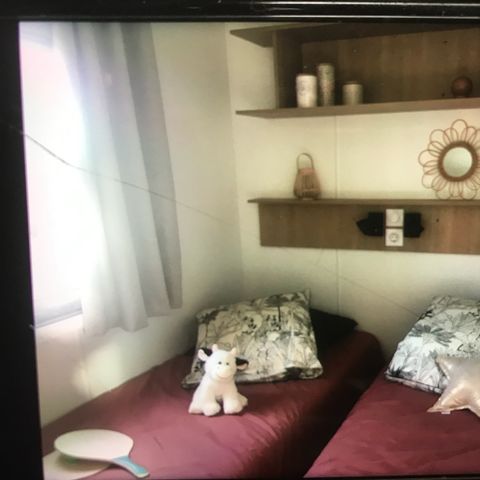 MOBILHOME 5 personas - 2 habitaciones premium 32m2 con terraza cubierta 18m2 lavavajillas, 2 tumbonas