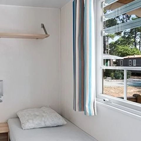 Stacaravan 6 personen - Comfort XL | 3 slaapkamers | 6 pers | Verhoogd terras | Airconditioning | TV