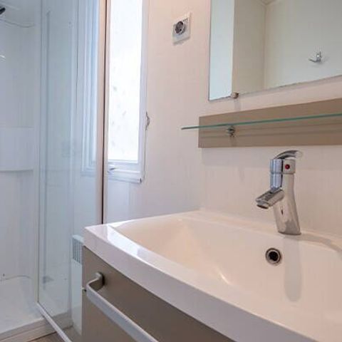 Mobile home 4 persons - Mobile-home | Comfort | 2 Bedrooms | 4 Pers. | Raised terrace | Air-con.