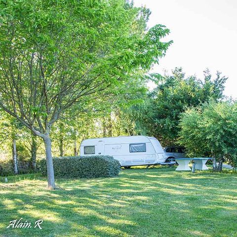 PARCELA - Parcelas para tiendas, caravanas y autocaravanas