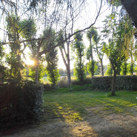 EMPLACEMENT - Emplacement tentes, caravane et camping-car