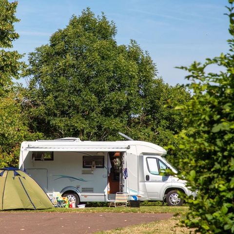 STAANPLAATS - Comfortpakket, met elektriciteit